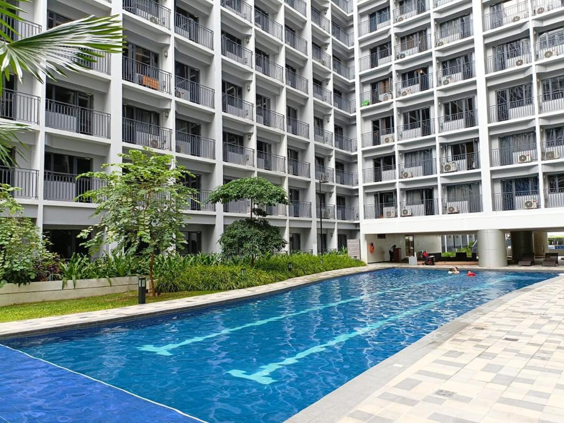 Home Away From Home Manila Bagian luar foto