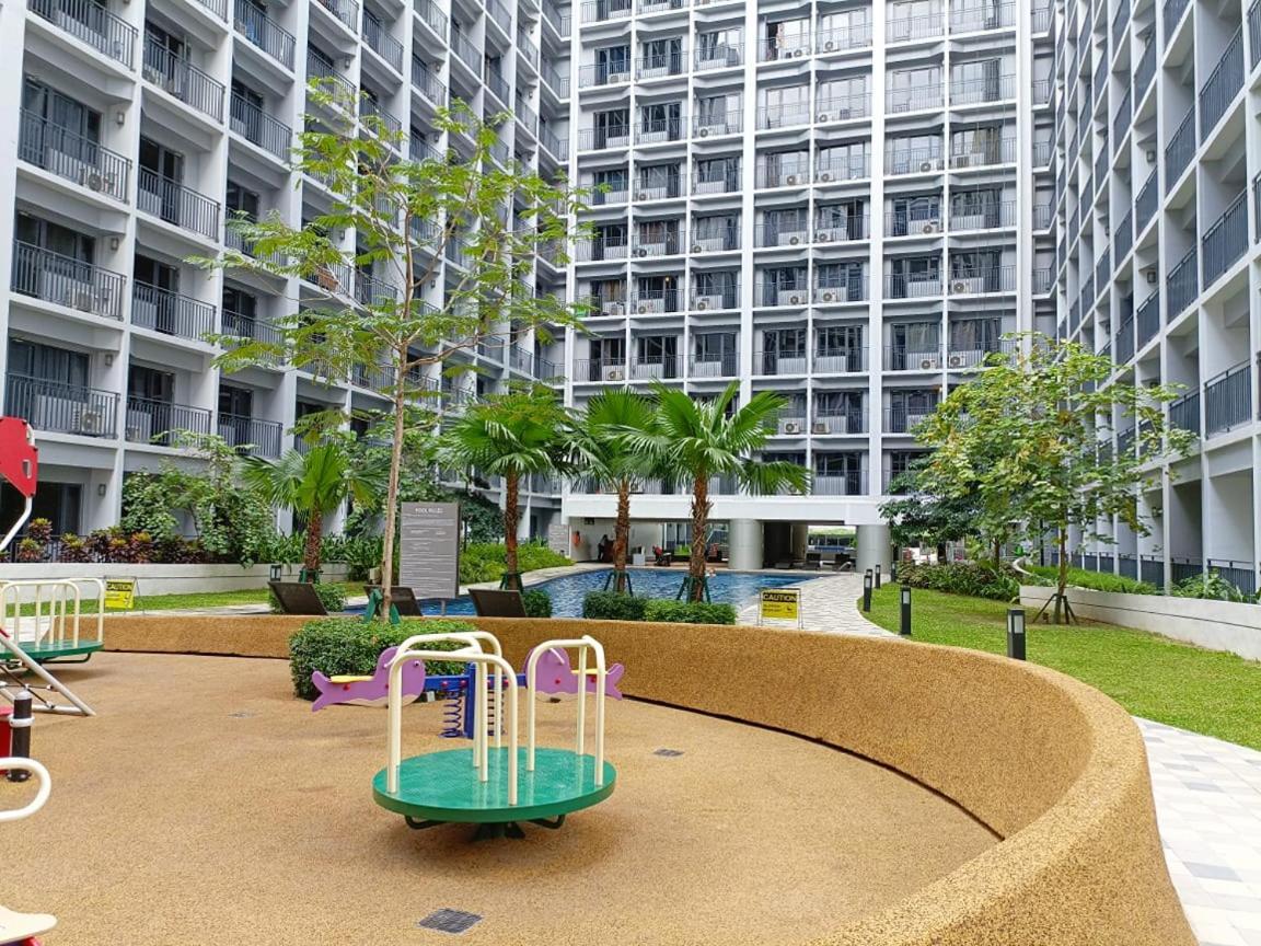 Home Away From Home Manila Bagian luar foto