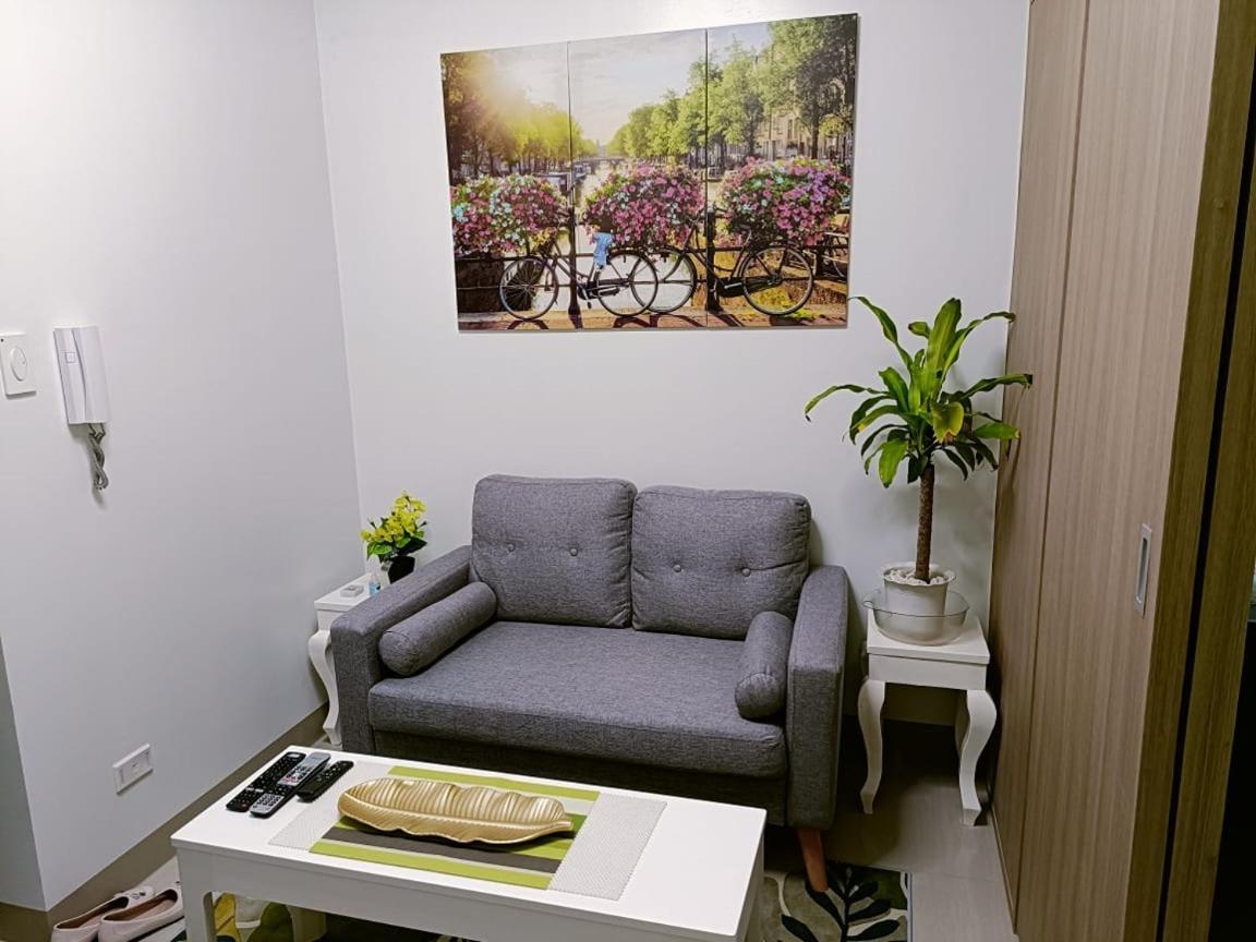 Home Away From Home Manila Bagian luar foto